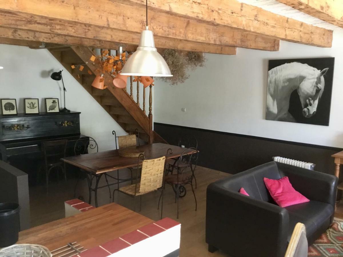 Terre De Boheme Hotell Vestric-et-Candiac Eksteriør bilde